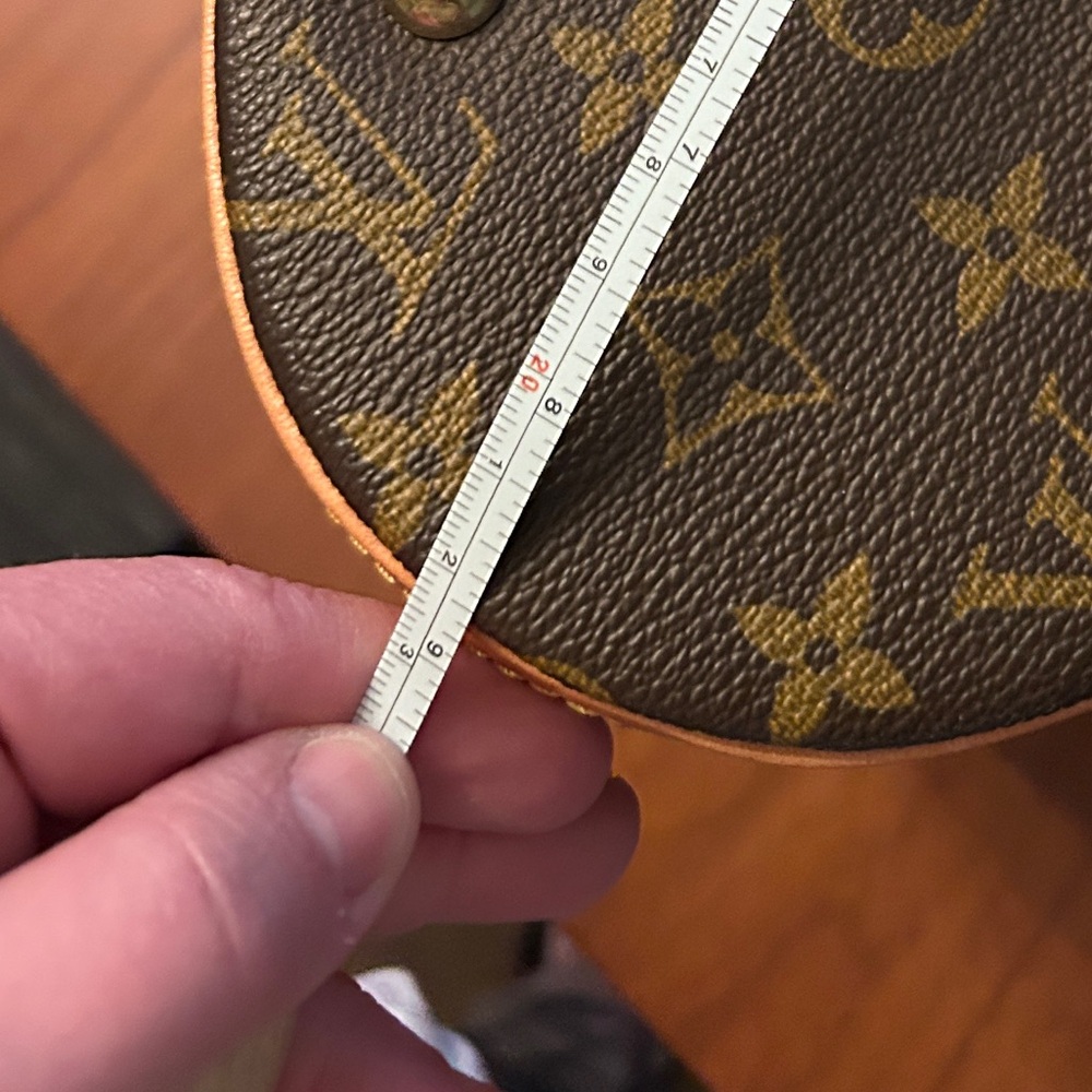 Louis Vuitton
Monogram Bucket Petit - Picture 10 of 13